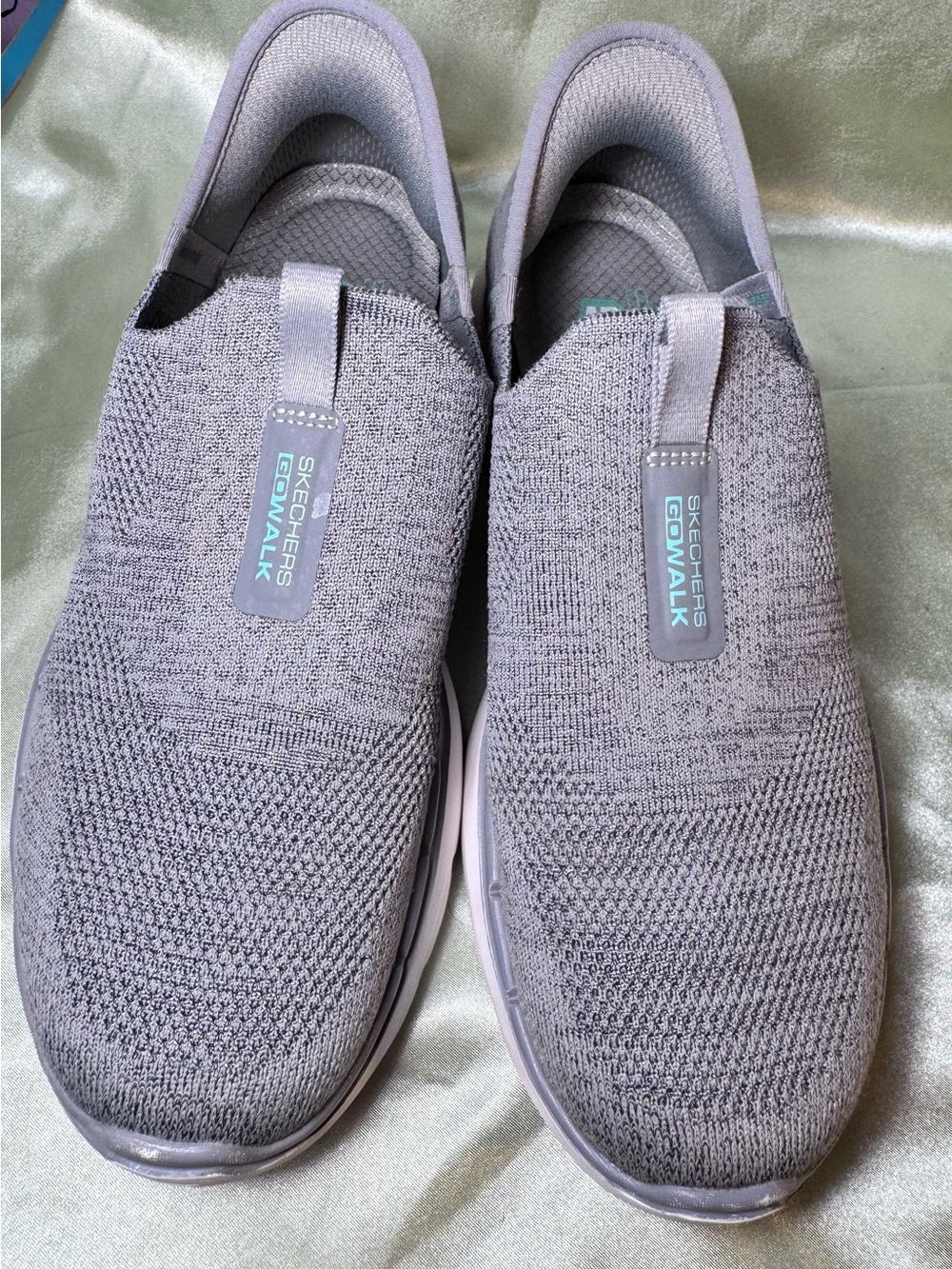 Skechers GOwalk Women’s Slip-On Walking Shoes - Light Gray size 7.5